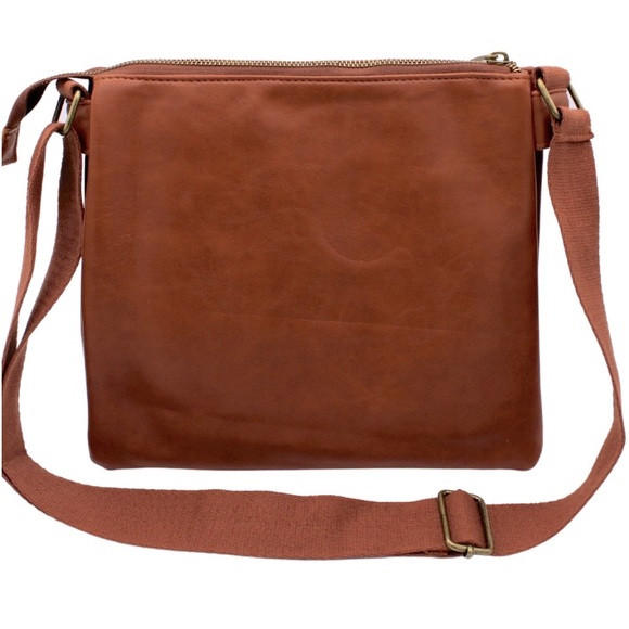 New “Outback Australian Shoulder Bag” Soft high-quality vegan/faux leather. - Picture 8 of 10